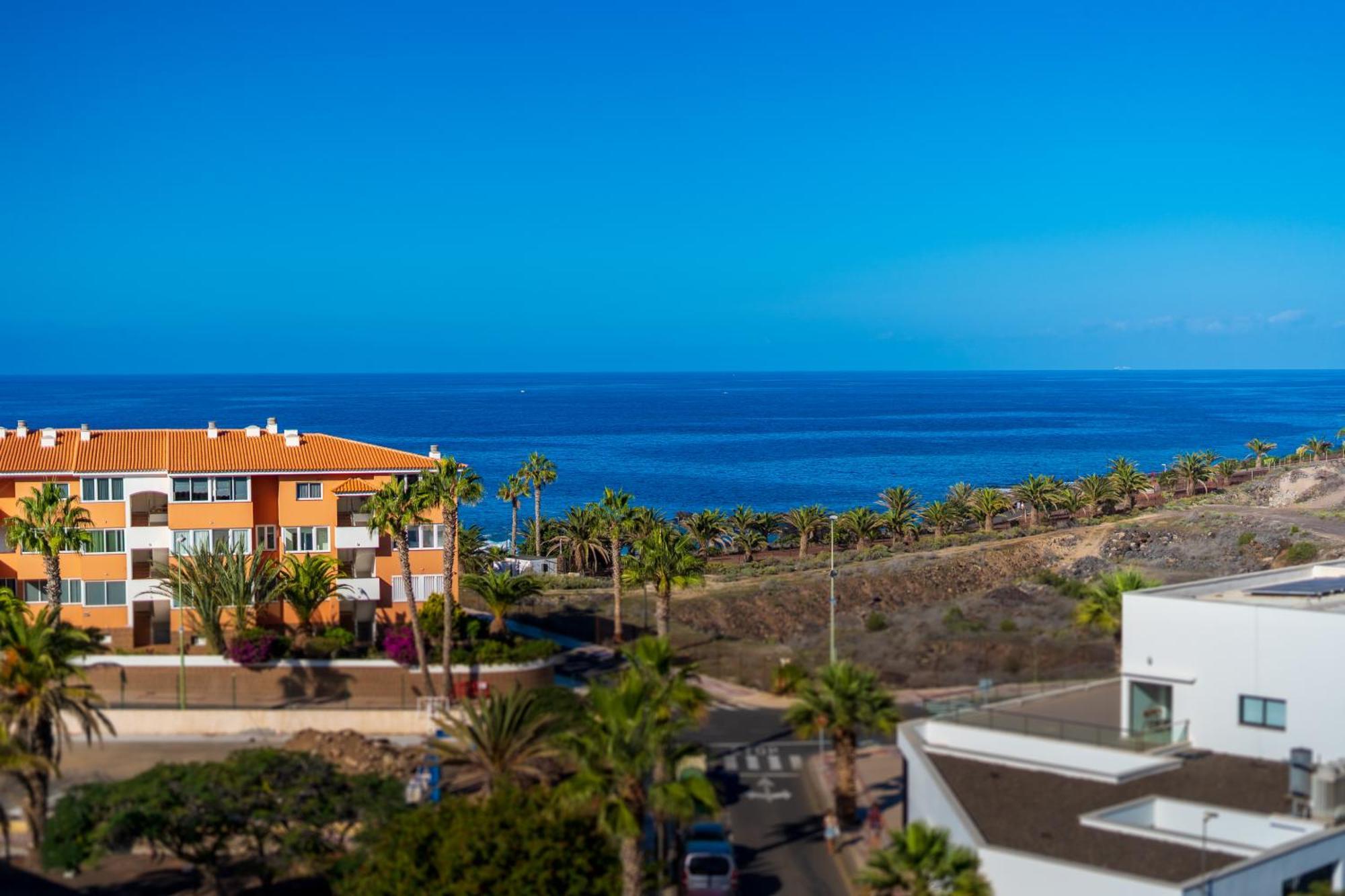 House - Modern In Tenerife, Spain Willa